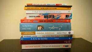 pilha de livros