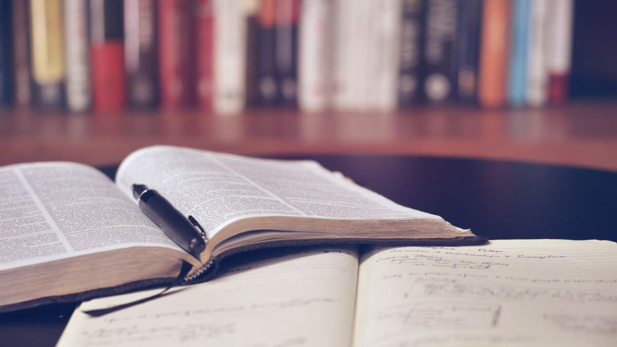 Aprendendo sobre como estudar de maneira efetiva depois do ensino superior